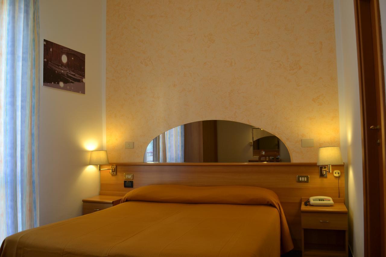 Hotel Villa Camilla Varazze Exteriör bild